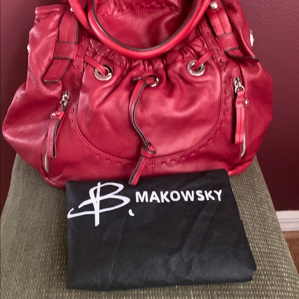 B Makowsky Elegant Burgundy Leather Handbag with Dustbag - Picture 16 of 16